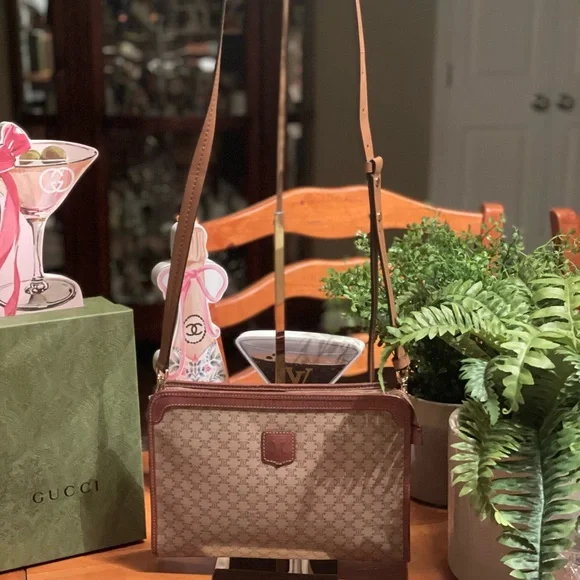 Celine leather shoulder bag and matching wallet EUC. get Both - Picture 2 of 15